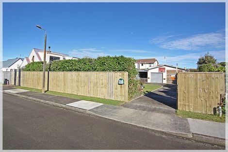 Photo of property in 11 Low Avenue, Foxton Beach, Foxton, 4815