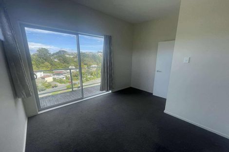 Photo of property in 84 Salford Street, Newlands, Wellington, 6037