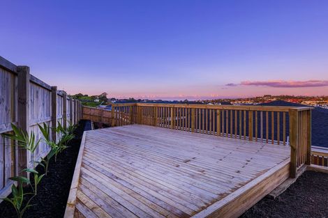 Photo of property in 7 Surf View Crescent, Red Beach, 0932