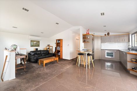 Photo of property in 1 Cron Avenue, Te Atatu South, Auckland, 0610