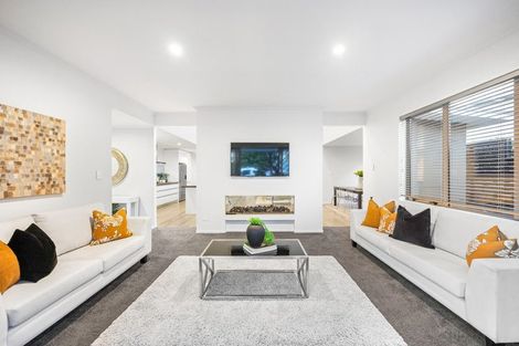 Photo of property in 8 Tuatini Place, Long Bay, Auckland, 0630