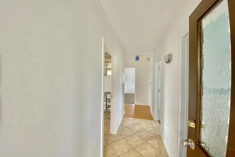 Photo of property in 19 Sunhaven Avenue, Glenfield, Auckland, 0629