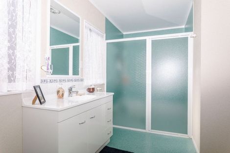 Photo of property in 3 James Street, Dannevirke, 4930