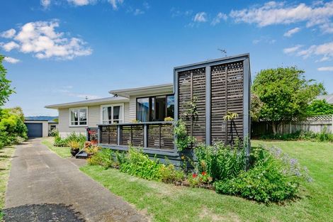 Photo of property in 37 Mazengarb Road, Paraparaumu Beach, Paraparaumu, 5032