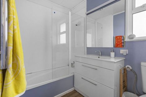 Photo of property in 35 Beauzami Crescent, Ascot Park, Porirua, 5024