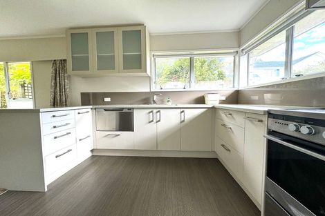 Photo of property in 2/4 Mahuta Grove, Northcote, Auckland, 0627