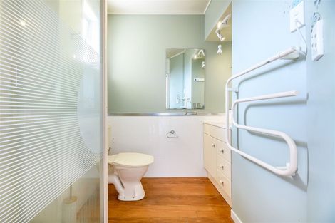 Photo of property in 35 Spence Road, Henderson, Auckland, 0612