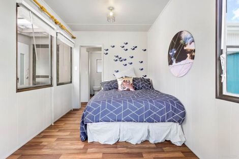 Photo of property in 1/424 Old Te Atatu Road, Te Atatu Peninsula, Auckland, 0610