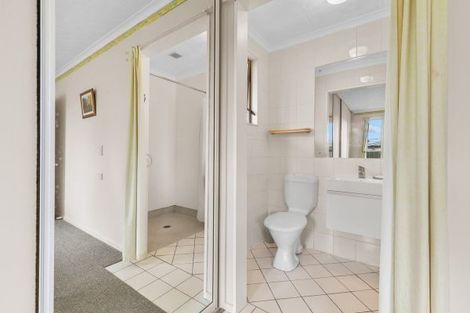 Photo of property in 12 Guildford Street, Levin, 5510