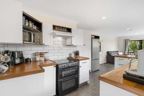 Photo of property in 9 Guernsey Place, Fitzherbert, Palmerston North, 4410