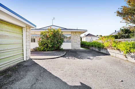 Photo of property in 2/43 Mangorei Road, Strandon, New Plymouth, 4312