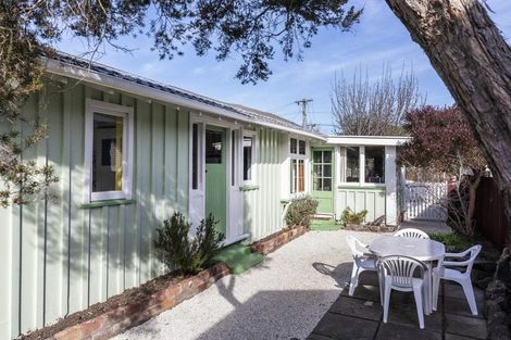 Photo of property in 35 Colenso Street, Sumner, Christchurch, 8081