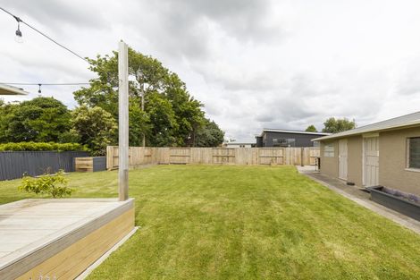 Photo of property in 24 Paisley Street, Mellons Bay, Auckland, 2014