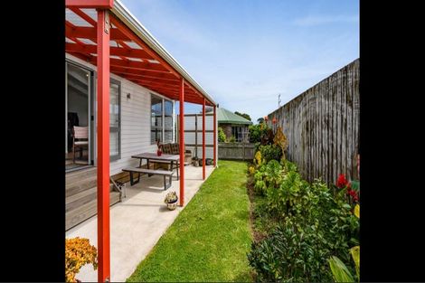 Photo of property in 15 Tasman Street, Opunake, 4616