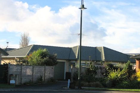 Photo of property in 19 Francis Skinner Place, Orewa, 0931