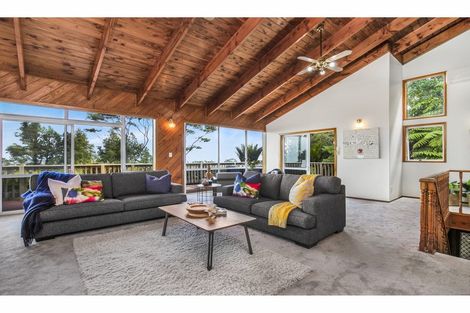 Photo of property in 17 Scenic Drive, Titirangi, Auckland, 0604