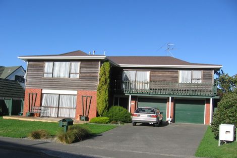 Photo of property in 8 Wantwood Grove, Churton Park, Wellington, 6037