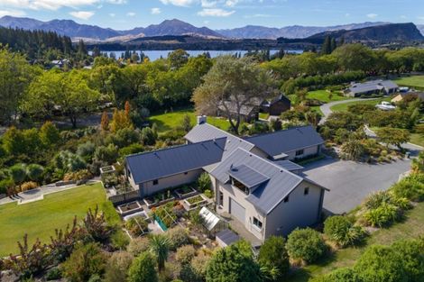Photo of property in 5 Hollyhock Lane, Wanaka, 9305