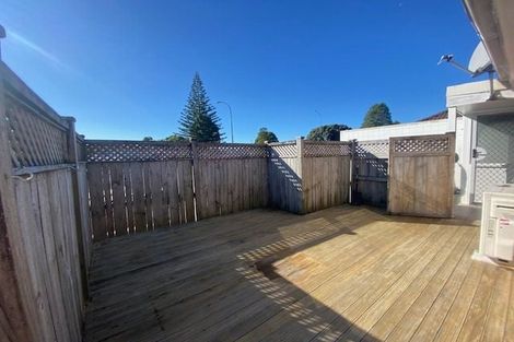 Photo of property in 2/2 Casuarina Road, Half Moon Bay, Auckland, 2012
