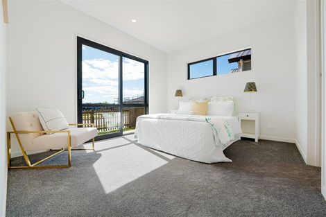 Photo of property in 17 Whakairo Crescent, Gulf Harbour, 0930