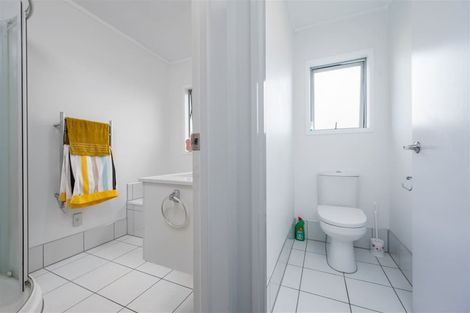 Photo of property in 1/37 Woodlands Crescent, Browns Bay, Auckland, 0630