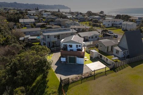 Photo of property in 266b Seaforth Road, Waihi Beach, 3611