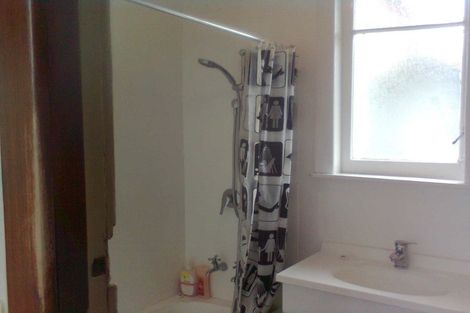 Photo of property in 1/12 Hinekohu Street, New Lynn, Auckland, 0600