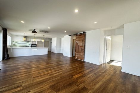 Photo of property in 88 Sarabande Avenue, Redwood, Christchurch, 8051