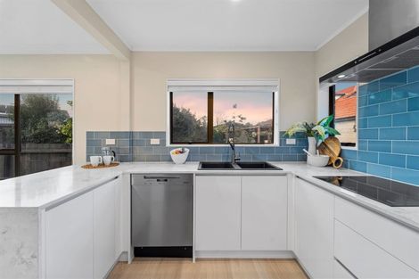 Photo of property in 63c Nile Road, Milford, Auckland, 0620