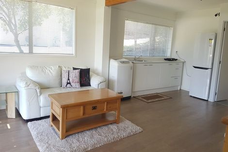 Photo of property in 14 Oaktree Avenue, Browns Bay, Auckland, 0630