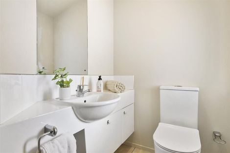 Photo of property in 19 Manara Place, The Gardens, Auckland, 2105