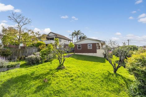 Photo of property in 1 Braemar Road, Rothesay Bay, Auckland, 0630