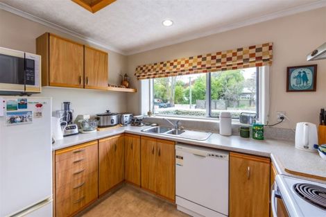 Photo of property in 28 Lionel Street, Avonside, Christchurch, 8061