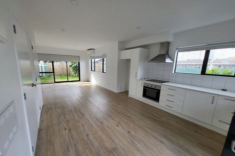 Photo of property in 1 Eileen Newey Place, Henderson, Auckland, 0612