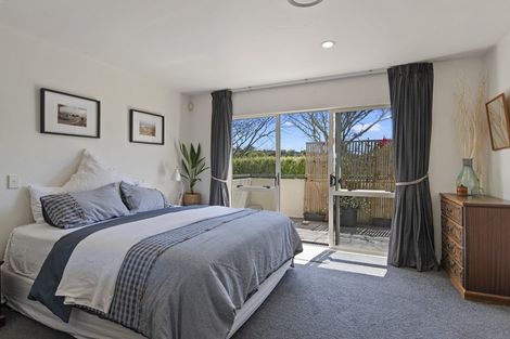 Photo of property in 6 Stephanie Close, Glenfield, Auckland, 0629