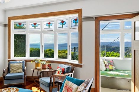 Photo of property in 18 Sugarloaf Road, Brooklyn, Wellington, 6021