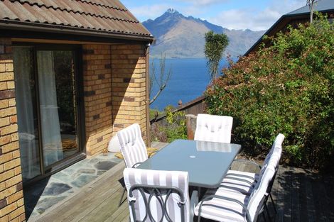 Photo of property in 28 Mckerrow Place, Sunshine Bay, Queenstown, 9300