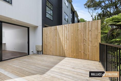 Photo of property in 42 Tokai Place, Glen Eden, 0602