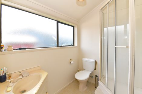 Photo of property in 32 Walton Street, Red Beach, 0932