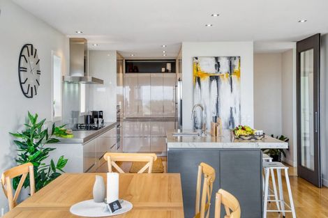 Photo of property in 128 Churchill Road, Rothesay Bay, Auckland, 0630