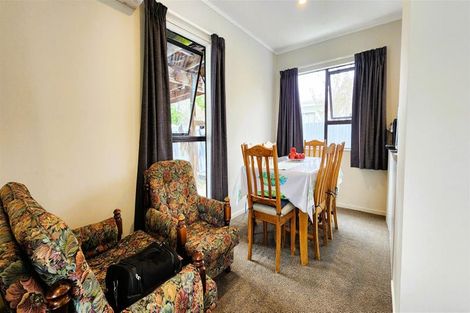 Photo of property in 12 Redwood Drive, Waipukurau, 4200