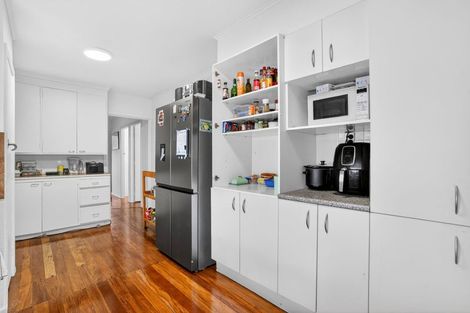 Photo of property in 1/50 Masterton Road, Rothesay Bay, Auckland, 0630