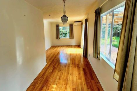 Photo of property in 11 Gloria Avenue, Te Atatu Peninsula, Auckland, 0610