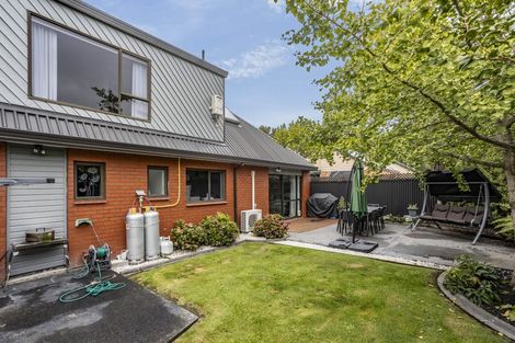 Photo of property in 10 Pyatt Place, Redwood, Christchurch, 8051