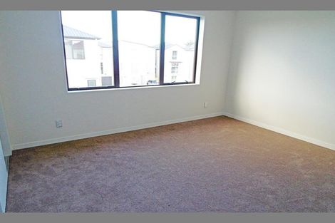 Photo of property in 30 Stephen Avenue, Henderson, Auckland, 0610