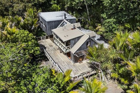 Photo of property in 40 Lone Kauri Road, Karekare, New Lynn, 0772