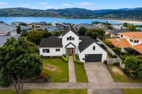 Photo of property in 41 Joseph Banks Drive, Whitby, Porirua, 5024