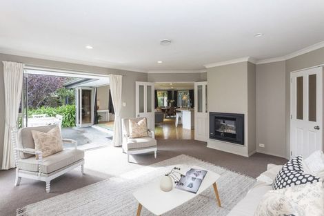 Photo of property in 37 Hussey Road, Harewood, Christchurch, 8051