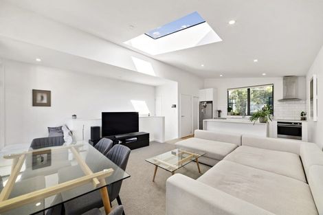 Photo of property in 18u2 Oriental Terrace, Oriental Bay, Wellington, 6011