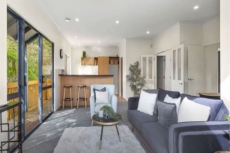 Photo of property in 7u2 Carleton Terrace, Tawa, Wellington, 5028